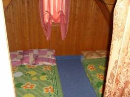 Zsuzsanna Vend�gh�z