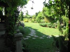 Aralica Paraszth�z