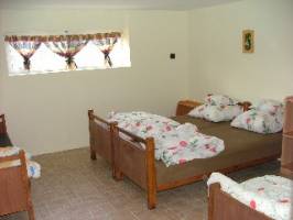 B�rzs�ny turistah�z