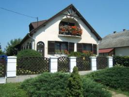 Elyzabeth Vend�gfogad�