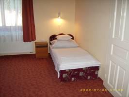 Betti Motel �s Gazs� Pihen�h�zak