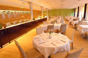 Velence Resort & Spa ****; Sanse Cafe & Restaurant