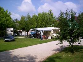 Z�ldsziget Kemping �s Apartman