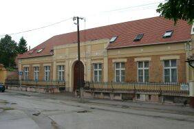 Bl�thy Ott� Szakk�z�piskola, Szakiskola �s Koll�gium