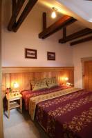 Oroszl�nos Borvend�gl�, Borh�z �s Vend�gfogad�