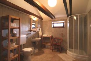 Oroszl�nos Borvend�gl�, Borh�z �s Vend�gfogad�