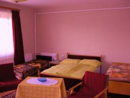 Erzsike Vend�gh�z