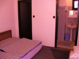 Erzsike Vend�gh�z