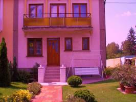 Erzsike Vend�gh�z