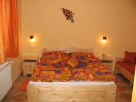 Napf�ny Vend�gh�z