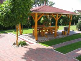 Napf�ny Vend�gh�z